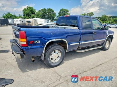 Trzecie zdjęcie samochodu z tyłu: 2002 GMC NEW SIERRA K1500 VIN:1GTEK19T82E204487 - miniatura