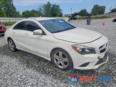 Czwarte zdjęcie samochodu z boku: 2015 MERCEDES-BENZ CLA 250 VIN:WDDSJ4EB4FN161962 - miniatura