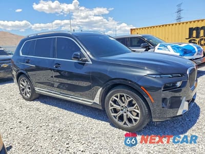 Czwarte zdjęcie samochodu z boku: 2024 BMW X7 XDRIVE40I VIN:5UX23EM0XR9T18772 - miniatura
