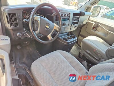 Zdjęcie 8 z 12 samochodu: 2019 CHEVROLET EXPRESS G2500 VIN:1GCWGAFP1K1366563 - miniatura