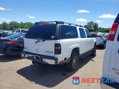 Trzecie zdjęcie samochodu z tyłu: 2002 CHEVROLET SUBURBAN K1500 VIN:3GNFK16ZX2G361371 - miniatura