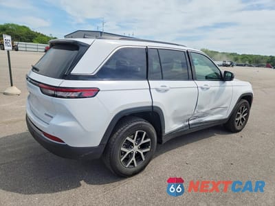 Trzecie zdjęcie samochodu z tyłu: 2026 JEEP GRAND CHEROKEE LIMITED VIN:1C4RJHBR0TC261887 - miniatura