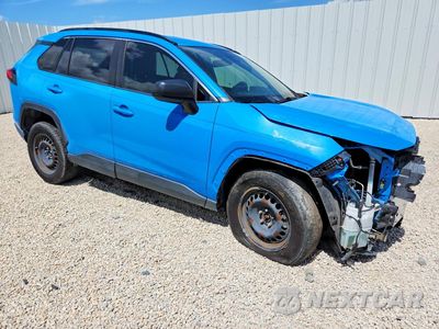 Czwarte zdjęcie samochodu z boku: 2019 TOYOTA RAV4 LE VIN:JTMH1RFV8KD021004 - miniatura
