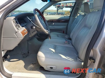 Zdjęcie 7 z 12 samochodu: 2005 MERCURY MARQUIS VIN:2MHHM75W05X625439 - miniatura