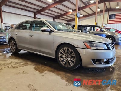 Czwarte zdjęcie samochodu z boku: 2012 VOLKSWAGEN PASSAT SE VIN:1VWBP7A33CC014125 - miniatura