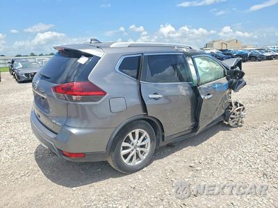 Trzecie zdjęcie samochodu z tyłu: 2019 NISSAN ROGUE SV VIN:5N1AT2MV7KC704724 - miniatura