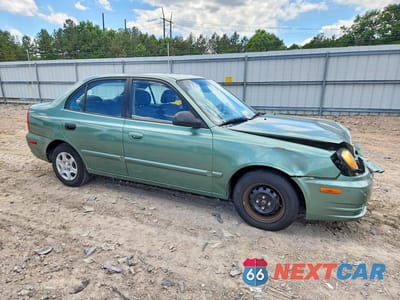 Czwarte zdjęcie samochodu z boku: 2005 HYUNDAI ACCENT GL VIN:KMHCG45C35U622607 - miniatura