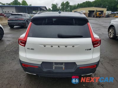Zdjęcie 6 z 14 samochodu: 2019 VOLVO XC40 T5 R-DESIGN VIN:YV4162UM4K2070102 - miniatura