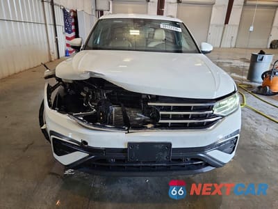 Piąte zdjęcie samochodu w środku: 2022 VOLKSWAGEN TIGUAN SE VIN:3VV2B7AX0NM035683 - miniatura