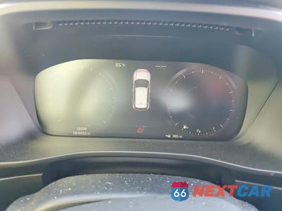 Zdjęcie 9 z 13 samochodu: 2022 VOLVO XC40 T4 R-DESIGN VIN:YV4AC2HM5N2780519 - miniatura