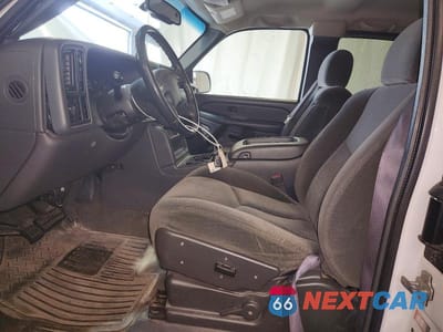 Zdjęcie 7 z 12 samochodu: 2005 CHEVROLET SILVERADO K1500 VIN:1GCEK19B25E159283 - miniatura