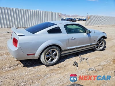 Trzecie zdjęcie samochodu z tyłu: 2006 FORD MUSTANG VIN:1ZVFT80N865204758 - miniatura