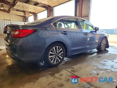 Trzecie zdjęcie samochodu z tyłu: 2018 SUBARU LEGACY 2.5I PREMIUM VIN:4S3BNAC69J3022272 - miniatura