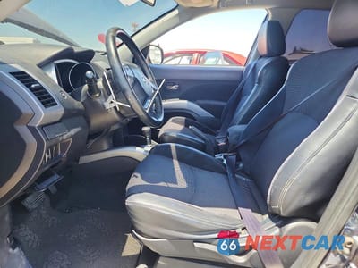 Zdjęcie 7 z 12 samochodu: 2010 MITSUBISHI OUTLANDER SE VIN:JA4AS3AW1AZ014435 - miniatura