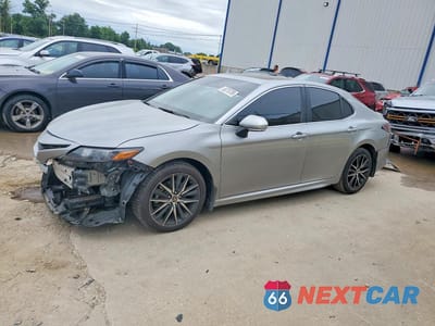 2024 TOYOTA CAMRY SE 4T1S11AK3RU210542 - główne zdjęcie licytacji z USA - miniatura
