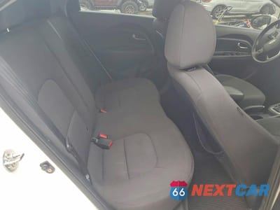 Zdjęcie 10 z 12 samochodu: 2012 KIA RIO 5-DOOR EX VIN:KNADN5A39C6054713 - miniatura