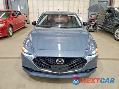 Piąte zdjęcie samochodu w środku: 2025 MAZDA 3 PREFERRED VIN:JM1BPBCM8S1775206 - miniatura