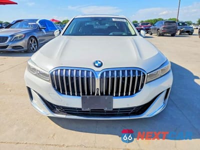 Piąte zdjęcie samochodu w środku: 2020 BMW 740 I VIN:WBA7T2C07LCE43469 - miniatura