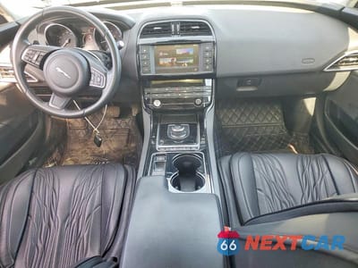 Zdjęcie 8 z 12 samochodu: 2017 JAGUAR XE VIN:SAJAR4BG4HA976950 - miniatura