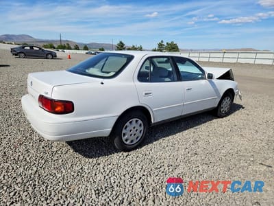 Trzecie zdjęcie samochodu z tyłu: 1996 TOYOTA CAMRY LE VIN:JT2BG12KXT0346644 - miniatura