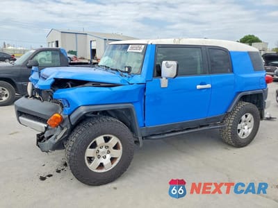 2007 TOYOTA FJ CRUISER BASE JTEBU11F370074735 - główne zdjęcie licytacji z USA - miniatura