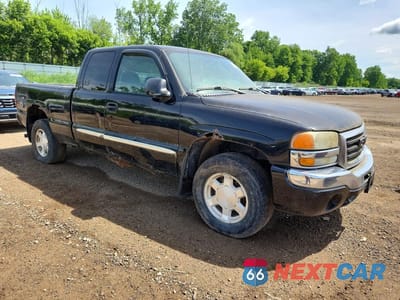 Czwarte zdjęcie samochodu z boku: 2004 GMC NEW SIERRA K1500 VIN:2GTEK19T741388597 - miniatura