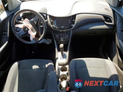 Zdjęcie 8 z 13 samochodu: 2017 CHEVROLET TRAX LS VIN:3GNCJNSB0HL161136 - miniatura