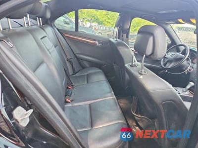 Zdjęcie 10 z 12 samochodu: 2010 MERCEDES-BENZ C 300 4MATIC VIN:WDDGF8BB1AR118135 - miniatura