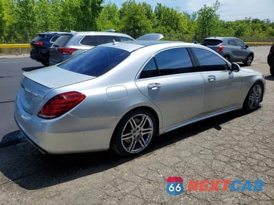 Trzecie zdjęcie samochodu z tyłu: 2016 MERCEDES-BENZ S 550 4MATIC VIN:WDDUG8FB5GA211063 - miniatura
