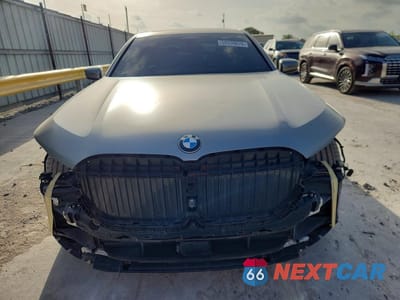 Piąte zdjęcie samochodu w środku: 2022 BMW 750 XI VIN:WBA7U2C03NCJ48155 - miniatura