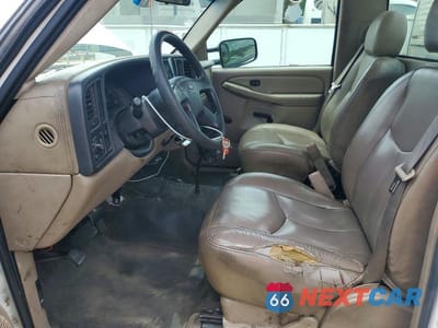 Zdjęcie 7 z 12 samochodu: 2005 CHEVROLET SILVERADO C2500 HEAVY DUTY VIN:1GBHC24U85E295270 - miniatura