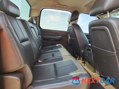 Zdjęcie 10 z 12 samochodu: 2007 CHEVROLET SILVERADO K2500 HEAVY DUTY VIN:1GCHK23697F521119 - miniatura
