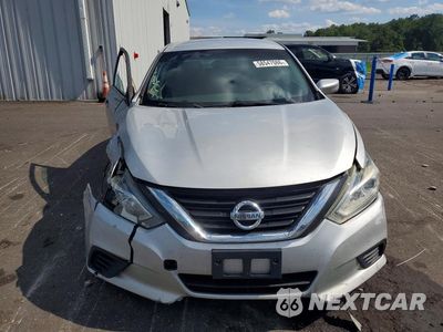 Piąte zdjęcie samochodu w środku: 2017 NISSAN ALTIMA 2.5 S VIN:1N4AL3AP1HC251280 - miniatura