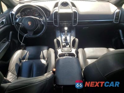 Zdjęcie 8 z 13 samochodu: 2013 PORSCHE CAYENNE VIN:WP1AF2A2XDLA39924 - miniatura