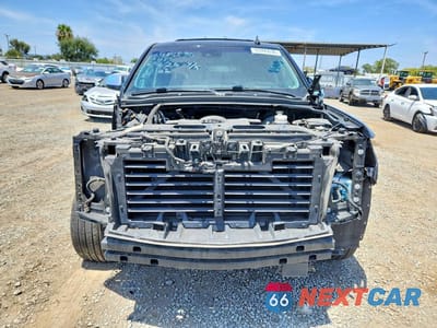 Piąte zdjęcie samochodu w środku: 2019 CHEVROLET TAHOE K1500 PREMIER VIN:1GNSKCKC2KR239213 - miniatura