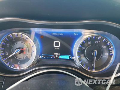 Zdjęcie 9 z 12 samochodu: 2020 CHRYSLER 300 LIMITED VIN:2C3CCAKG1LH142012 - miniatura