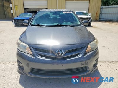 Piąte zdjęcie samochodu w środku: 2012 TOYOTA COROLLA S VIN:2T1BU4EE4CC786372 - miniatura