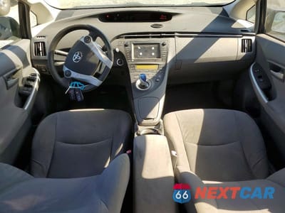 Zdjęcie 8 z 12 samochodu: 2011 TOYOTA PRIUS THREE VIN:JTDKN3DU3B0271484 - miniatura