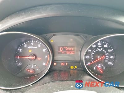 Zdjęcie 9 z 13 samochodu: 2016 KIA SEDONA L VIN:KNDMA5C19G6206506 - miniatura