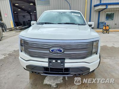Piąte zdjęcie samochodu w środku: 2023 FORD F150 LIGHTNING PRO VIN:1FT6W1EV8PWG48146 - miniatura