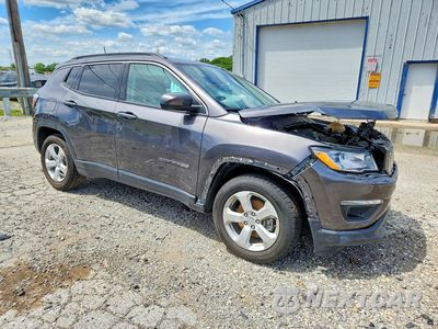 Czwarte zdjęcie samochodu z boku: 2019 JEEP COMPASS LATITUDE VIN:3C4NJCBB9KT616109 - miniatura