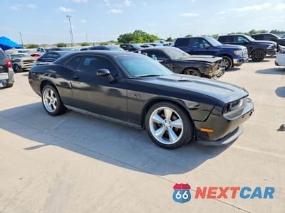 Czwarte zdjęcie samochodu z boku: 2013 DODGE CHALLENGER SXT VIN:2C3CDYAG3DH530402 - miniatura