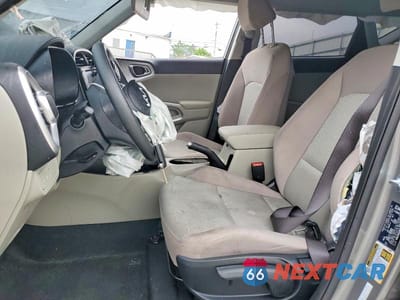Zdjęcie 7 z 13 samochodu: 2025 KIA SOUL LX VIN:KNDJ23AU9S7947985 - miniatura