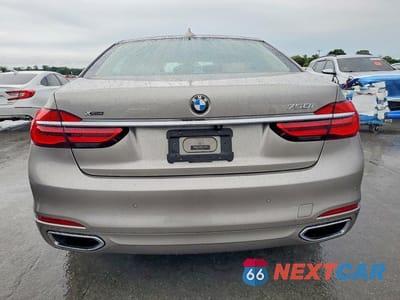 Zdjęcie 6 z 12 samochodu: 2017 BMW 750 XI VIN:WBA7F2C52HG421878 - miniatura