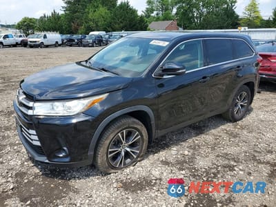 2019 TOYOTA HIGHLANDER LE 5TDBZRFH2KS727351 - główne zdjęcie licytacji z USA - miniatura