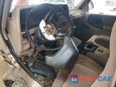 Zdjęcie 8 z 12 samochodu: 1993 FORD RANGER VIN:1FTCR11X8PUB14853 - miniatura
