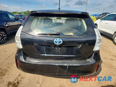 Zdjęcie 6 z 12 samochodu: 2014 TOYOTA PRIUS V TWO VIN:JTDZN3EU2E3299437 - miniatura