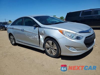 Czwarte zdjęcie samochodu z boku: 2013 HYUNDAI SONATA HYBRID VIN:KMHEC4A48DA098258 - miniatura