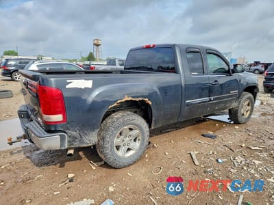 Trzecie zdjęcie samochodu z tyłu: 2010 GMC SIERRA K1500 SLE VIN:1GTSKVE33AZ194183 - miniatura