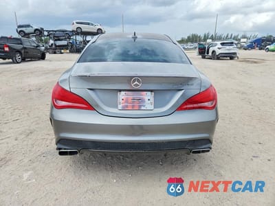 Zdjęcie 6 z 12 samochodu: 2014 MERCEDES-BENZ CLA 45 AMG VIN:WDDSJ5CB1EN086676 - miniatura